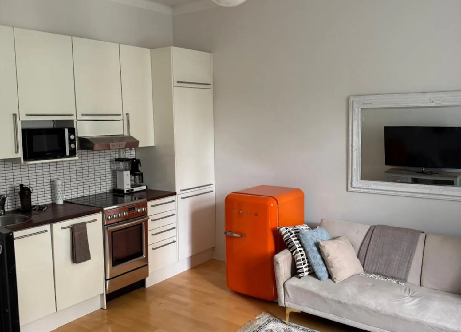 Compact One-Bedroom Apartment In Taka-Toeoeloe Helsinki Finlandia