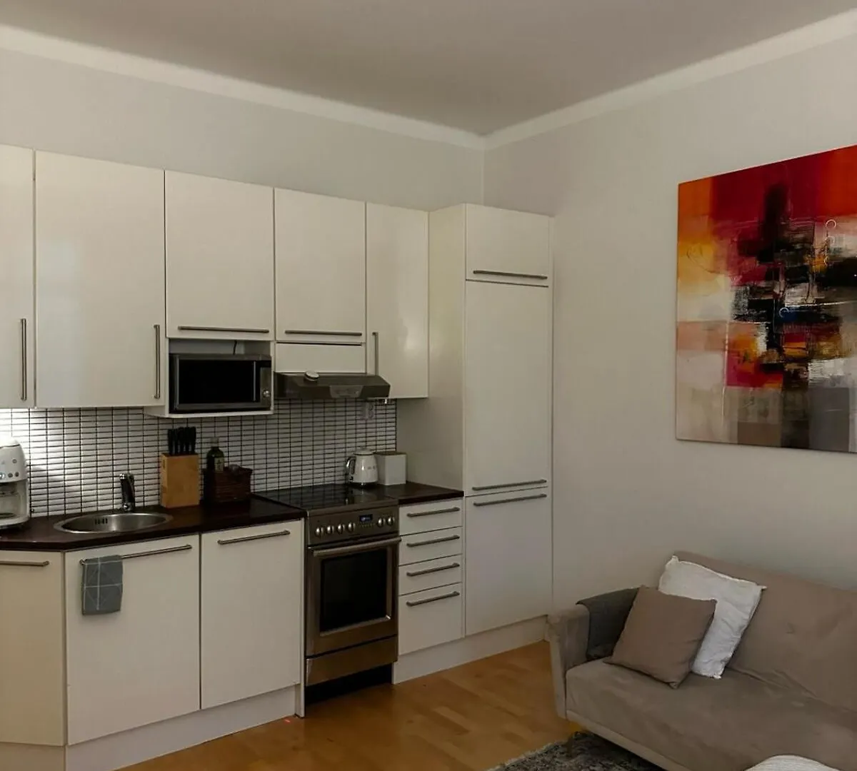 Compact One-Bedroom Apartment In Taka-Toeoeloe Helsinki Finland